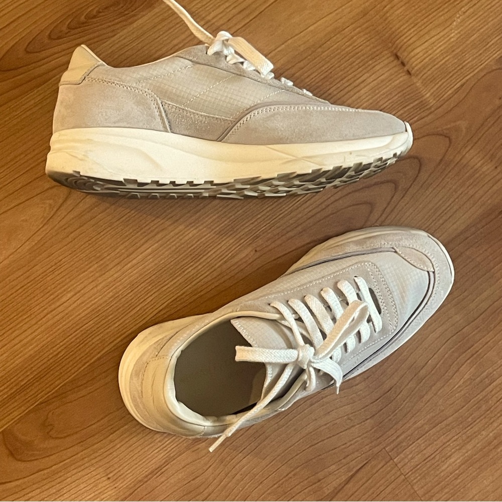 Women’s sneakers